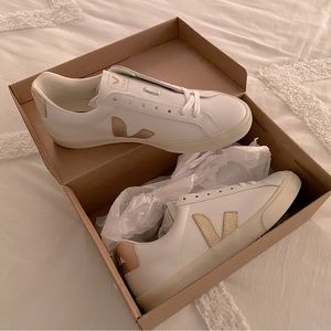 Vera leather trainers